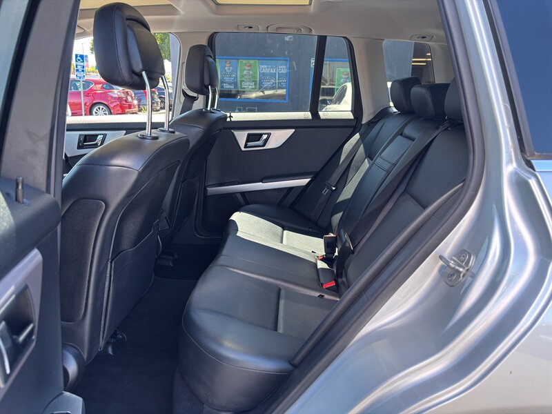 Used 2010 Mercedes-Benz GLK 350 2WD image 8