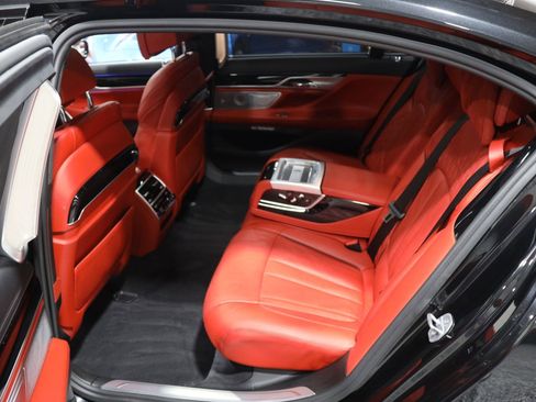 Used 2017 BMW M760i xDrive image 40