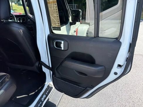 Used 2021 Jeep Wrangler Unlimited Sahara AWD/4WD image 33