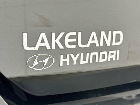 Used 2022 Hyundai Elantra SE FWD image 27