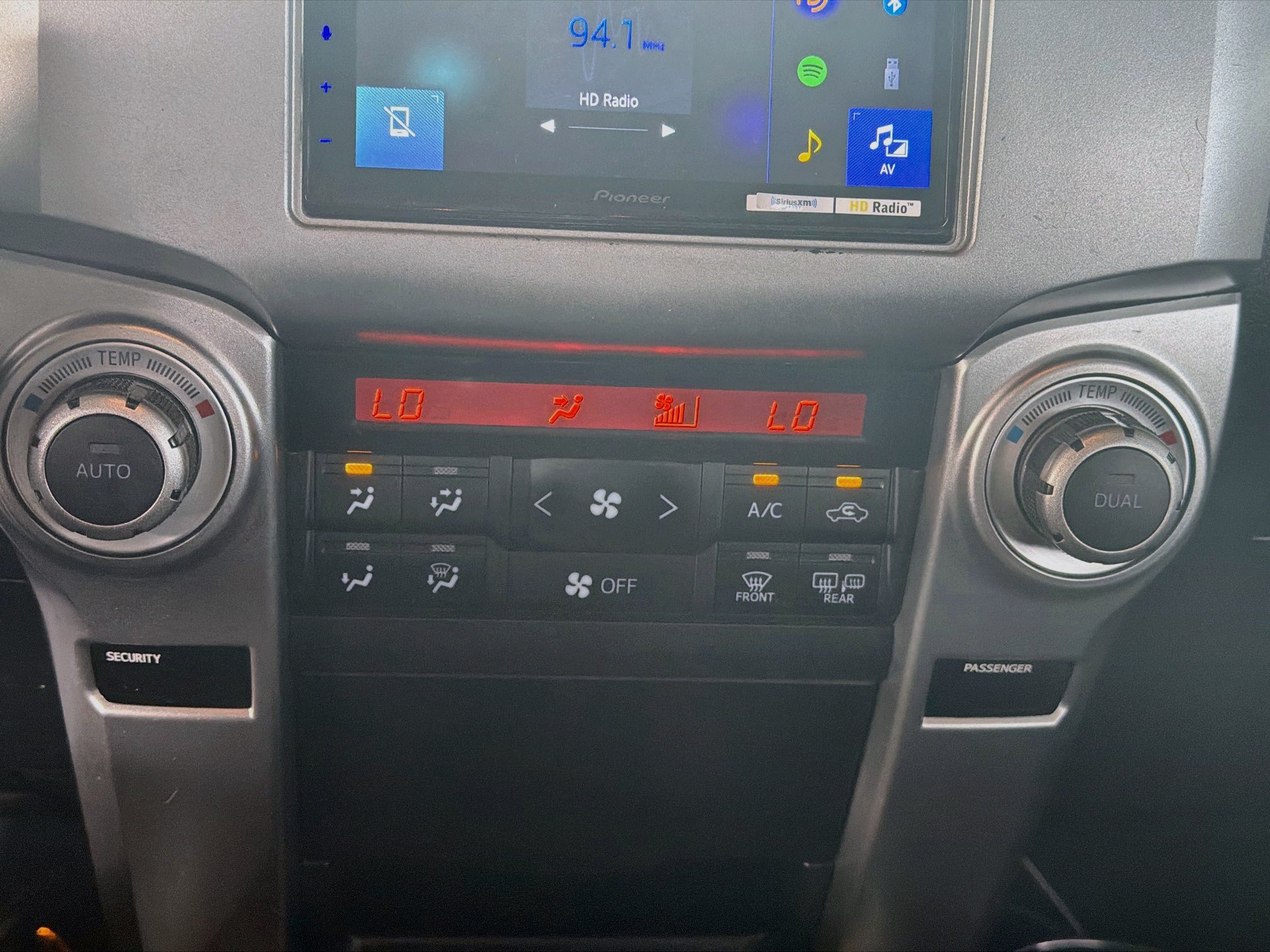 Used 2012 Toyota 4Runner Limited AWD/4WD image 22
