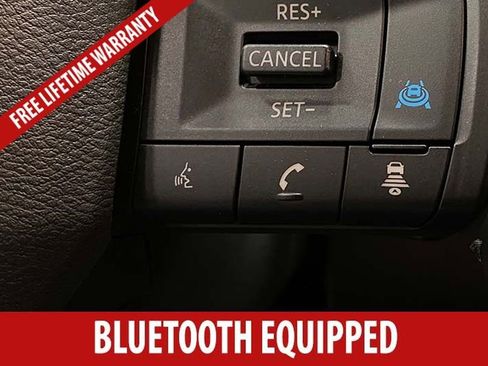 Used 2025 Nissan Rogue SV FWD image 11