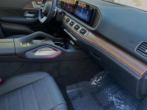 Used 2024 Mercedes-Benz GLS 450 4MATIC image 20