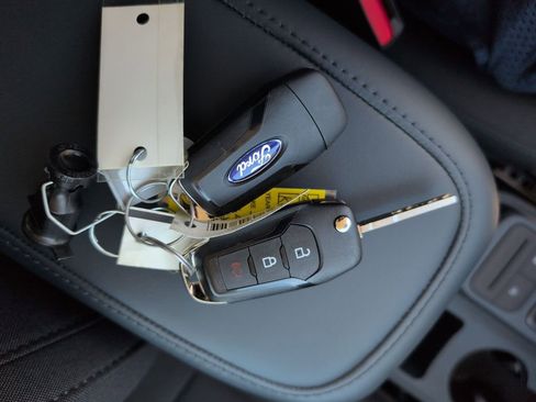 New 2026 Ford Maverick XL image 32