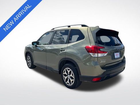 Used 2020 Subaru Forester Premium image 5