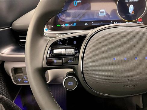 Used 2025 Hyundai Ioniq 6 SEL RWD image 17