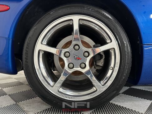 Used 2002 Chevrolet Corvette Convertible w/ Preferred Equipment Group2 RWD image 18