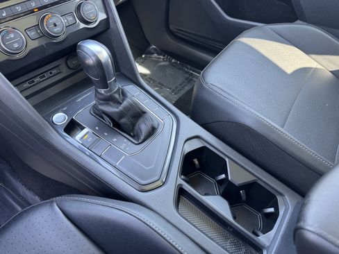 Used 2018 Volkswagen Tiguan SEL image 29