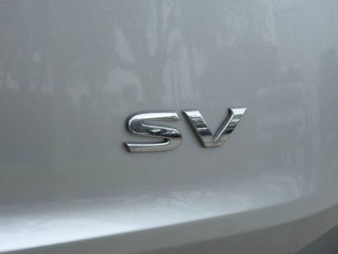 Used 2023 Nissan Rogue SV w/ SV Premium B Package image 11