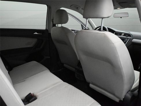 Used 2021 Volkswagen Tiguan S image 20