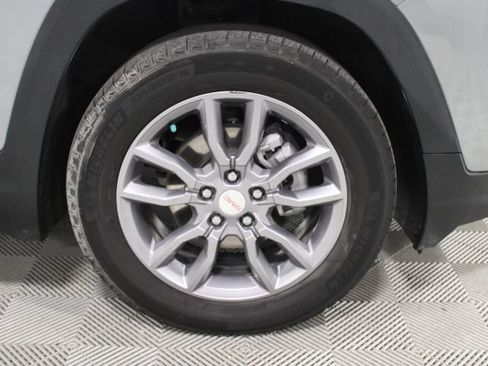 Used 2024 GMC Terrain SLT w/ Tech Package AWD/4WD image 43