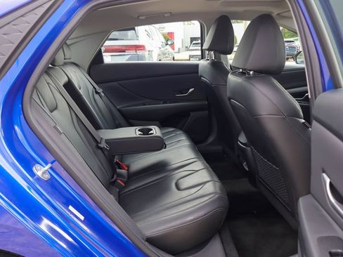 Used 2025 Hyundai Elantra Limited FWD image 10
