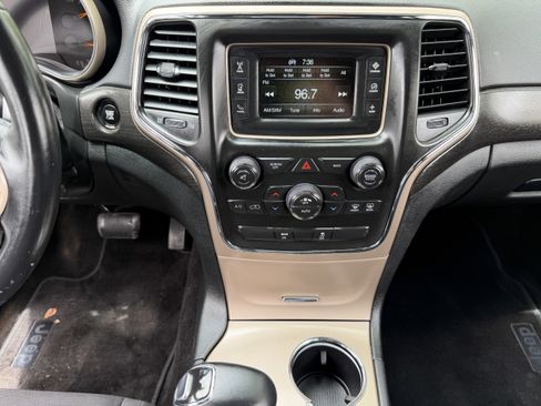 Used 2015 Jeep Grand Cherokee Laredo w/ Quick Order Package 23E RWD image 28