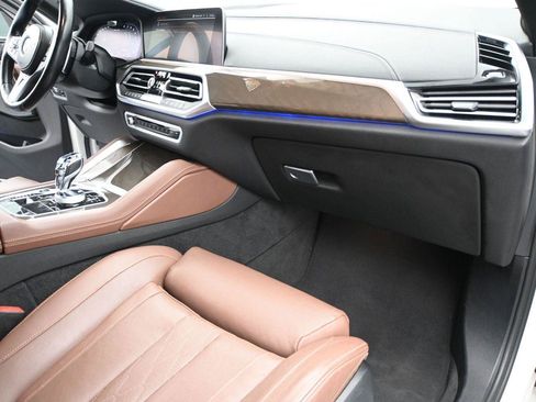 Used 2022 BMW X6 M50i w/ Executive Package AWD/4WD image 19