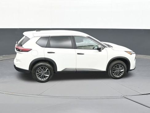 Used 2024 Nissan Rogue S image 61