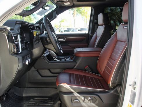 Used 2025 GMC Sierra 2500 Denali Ultimate image 23