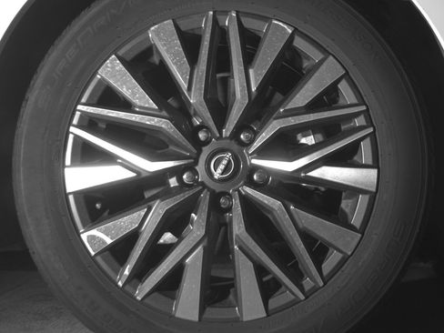Used 2025 Nissan Altima 2.5 SV FWD image 13