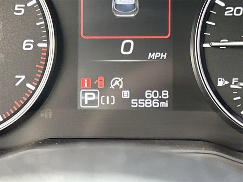 Used 2025 Subaru Crosstrek 2.0i Premium image 27