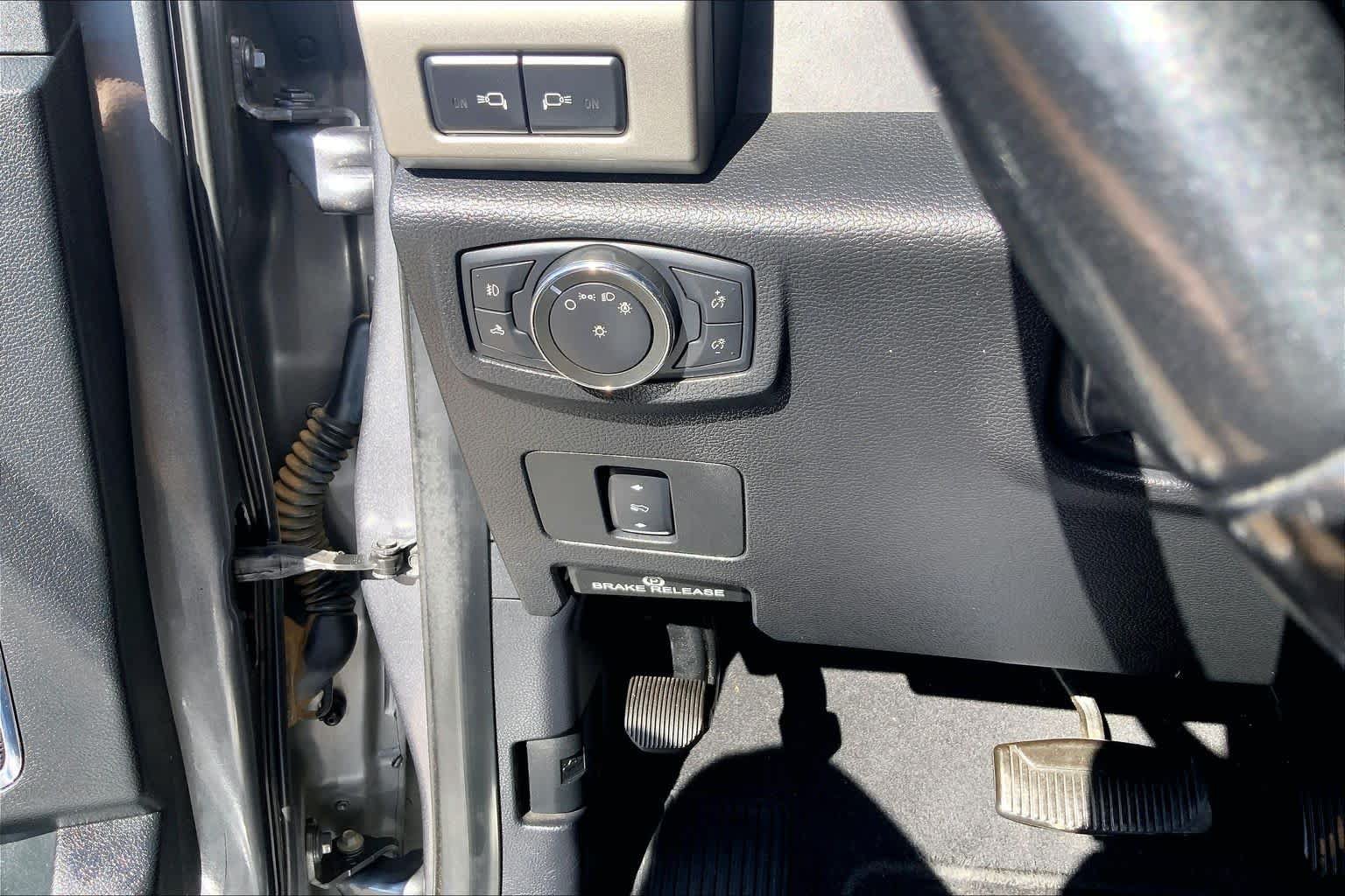 Used 2021 Ford F250 Lariat w/ Lariat Value Package AWD/4WD image 36