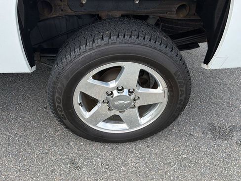 Used 2014 Chevrolet Silverado 2500 LTZ w/ LTZ Plus Package AWD/4WD image 37