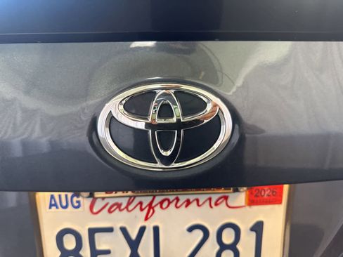 Used 2018 Toyota Corolla SE w/ Carpet Mat Package (TMS) FWD image 15