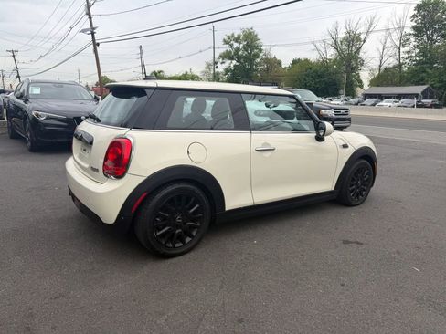 Used 2018 MINI Cooper 2-Door Hardtop FWD image 8