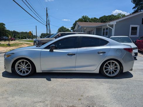 Used 2018 MAZDA MAZDA3 Touring FWD image 3