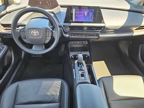 Used 2024 Toyota Prius XLE FWD image 22