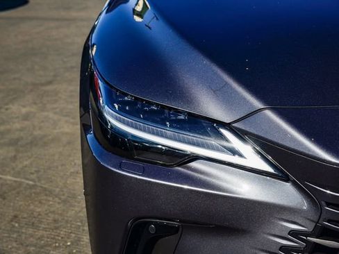 Used 2025 Lexus RX 450h AWD w/ Luxury Package image 11