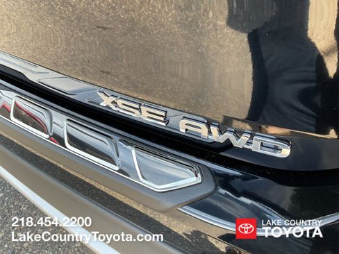 Used 2026 Toyota Highlander XSE AWD/4WD image 10