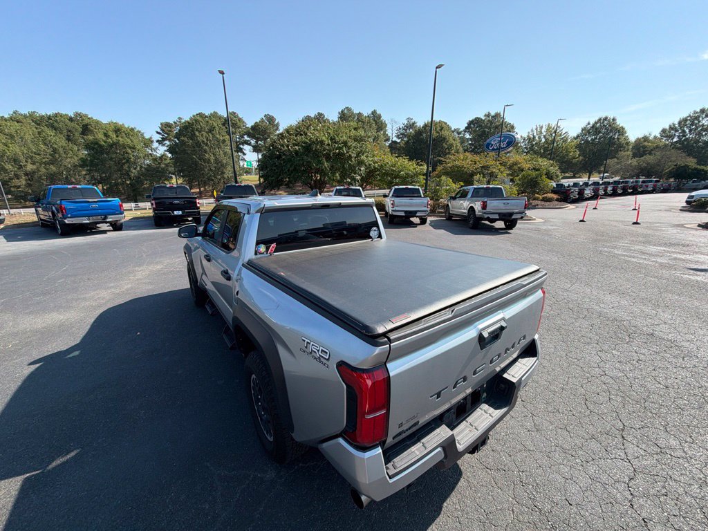 Used 2025 Toyota Tacoma TRD Off-Road AWD/4WD image 26