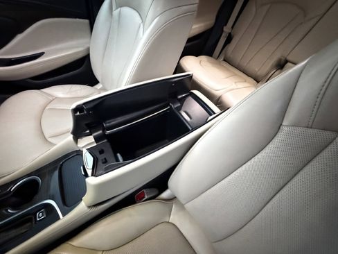 Used 2020 Buick Envision Premium image 32