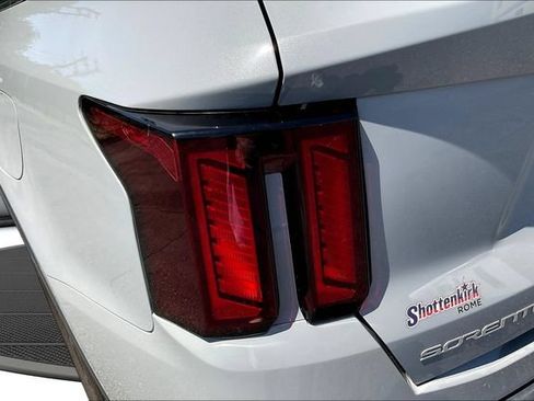 Used 2024 Kia Sorento S w/ Panoramic Sunroof Package FWD image 25