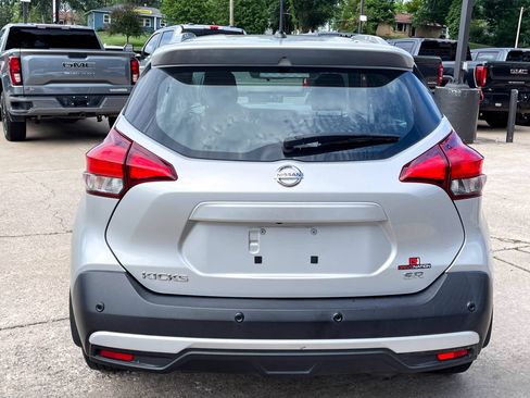 Used 2020 Nissan Kicks SR w/ SR Premium Package FWD image 8