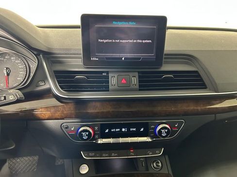 Used 2020 Audi Q5 2.0T Premium w/ Convenience Package image 24