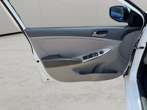 Used 2017 Hyundai Accent SE FWD image 9