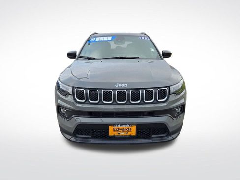 Used 2023 Jeep Compass Latitude AWD/4WD image 8
