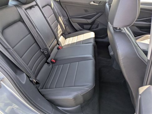 Used 2024 Volkswagen Jetta SE image 27