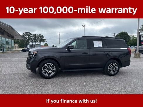 Used 2025 Ford Expedition Active AWD/4WD image 2