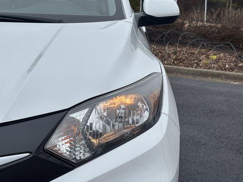 Certified 2018 Honda HR-V LX image 5