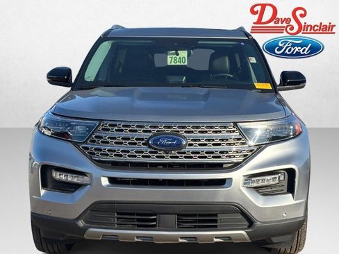 Used 2022 Ford Explorer Limited w/ Limited Technology Package image 2