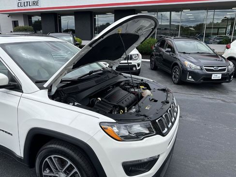 Used 2018 Jeep Compass Latitude w/ Popular Equipment Group FWD image 19