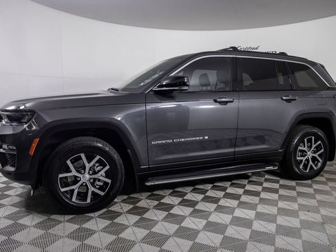 Used 2025 Jeep Grand Cherokee Limited w/ Trailer Tow Package AWD/4WD image 7