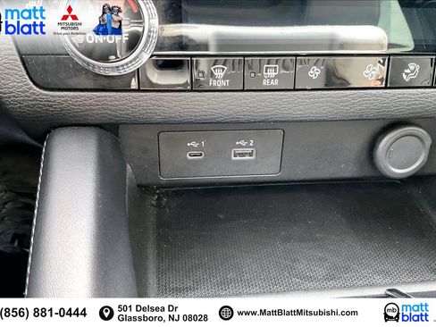 Used 2023 Mitsubishi Outlander SE image 35