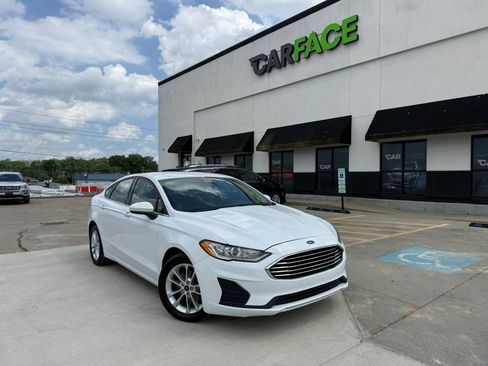 Used 2020 Ford Fusion SE FWD image 1