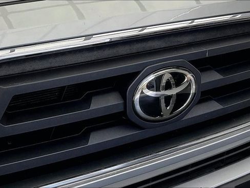 Used 2020 Toyota Tacoma SR5 image 31