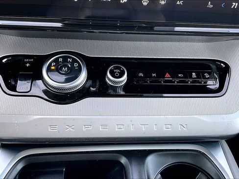 Certified 2025 Ford Expedition Max Active image 32