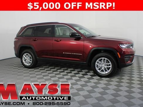 New 2026 Jeep Grand Cherokee Laredo image 1