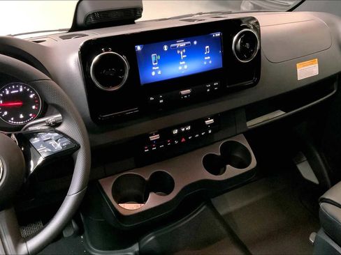 New 2025 Mercedes-Benz Sprinter 2500 image 23