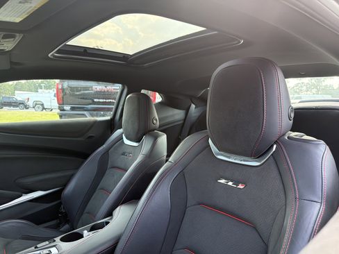 Used 2018 Chevrolet Camaro ZL1 RWD image 27